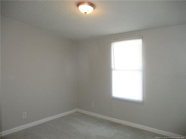 27 Skylark Lane, St. Pauls, NC 28384