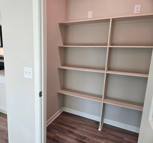 956 N Forestview St, Wichita, KS 67235
