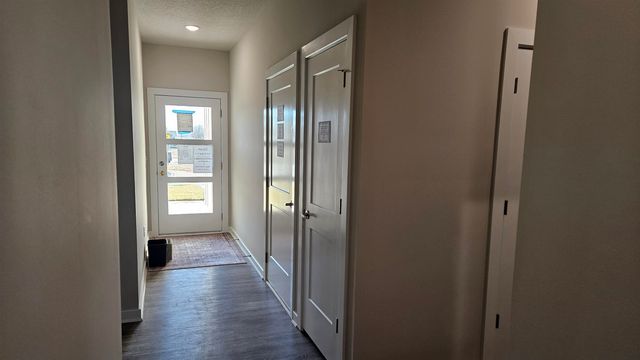 956 N Forestview St, Wichita, KS 67235
