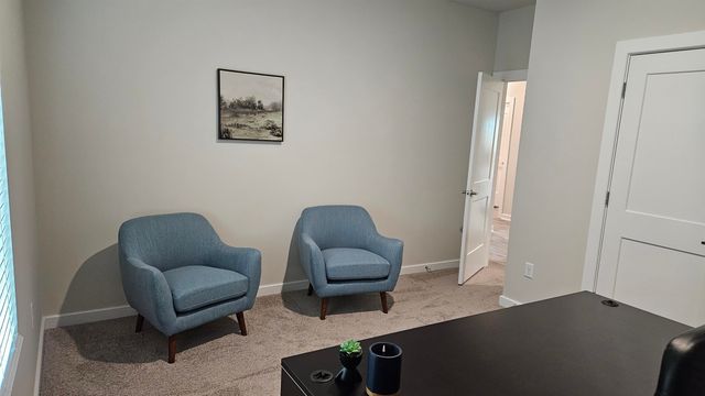 956 N Forestview St, Wichita, KS 67235