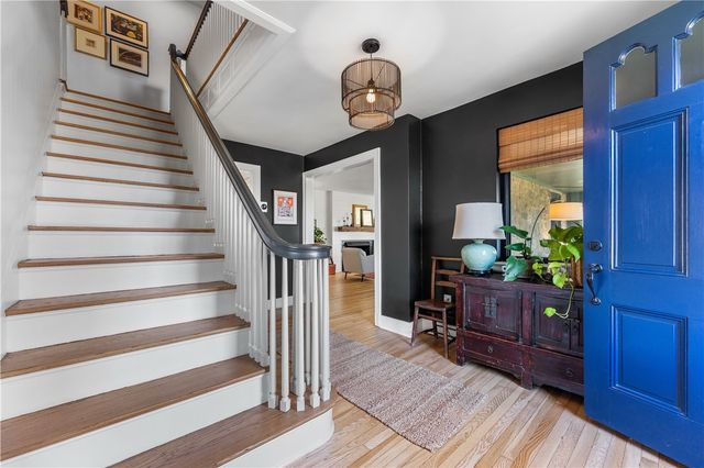 22 Priscilla Ln, Rosslyn Farms, PA 15106