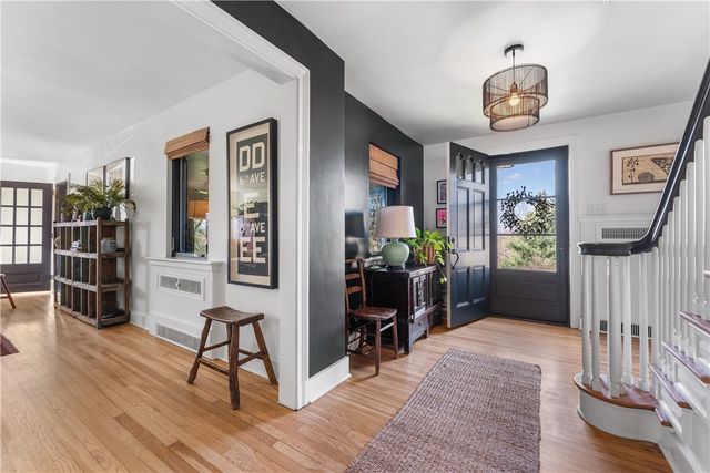 22 Priscilla Ln, Rosslyn Farms, PA 15106