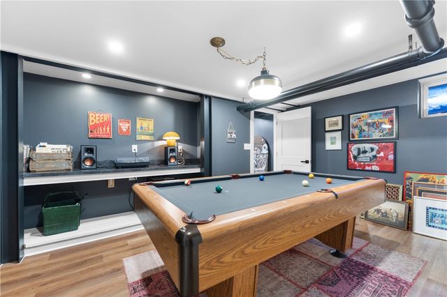22 Priscilla Ln, Rosslyn Farms, PA 15106