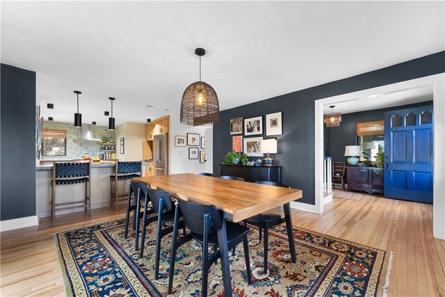 22 Priscilla Ln, Rosslyn Farms, PA 15106