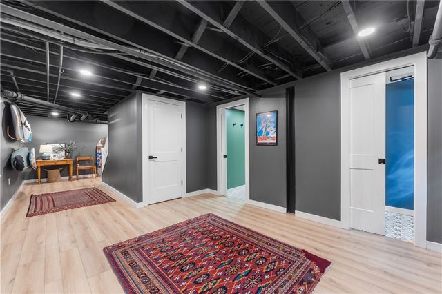 22 Priscilla Ln, Rosslyn Farms, PA 15106
