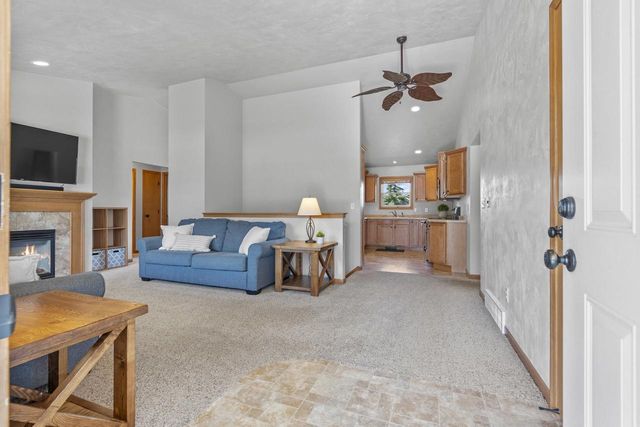 W6432 ROCKY MOUNTAIN DRIVE, Greenville, WI 54942