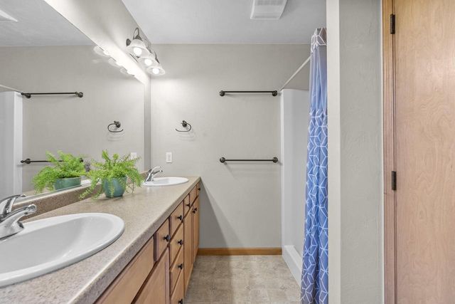 W6432 ROCKY MOUNTAIN DRIVE, Greenville, WI 54942
