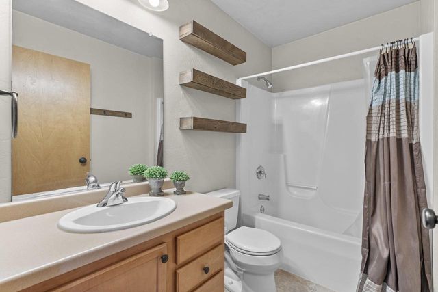 W6432 ROCKY MOUNTAIN DRIVE, Greenville, WI 54942