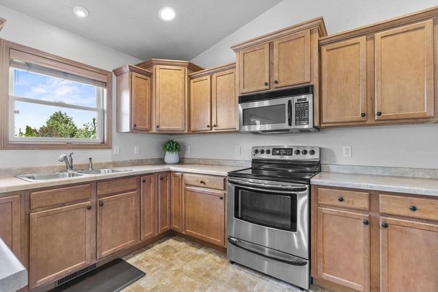 W6432 ROCKY MOUNTAIN DRIVE, Greenville, WI 54942