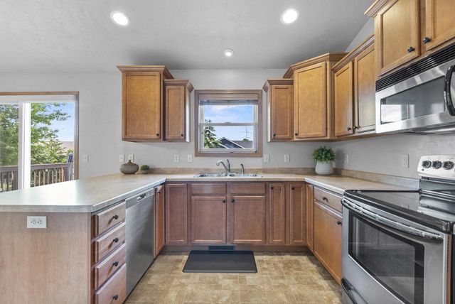 W6432 ROCKY MOUNTAIN DRIVE, Greenville, WI 54942