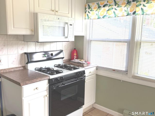 28 Singer Court, Stratford, CT 06614