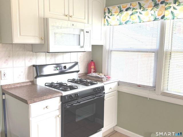 28 Singer Court, Stratford, CT 06614