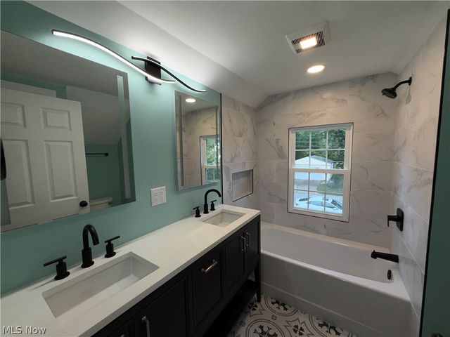 3976 E 190th Street, Cleveland, OH 44122