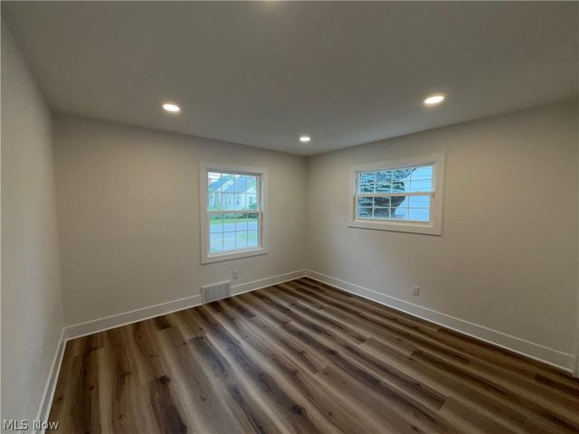 3976 E 190th Street, Cleveland, OH 44122