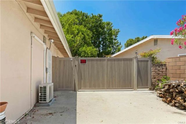 16577 Knollwood, Granada Hills, CA 91344