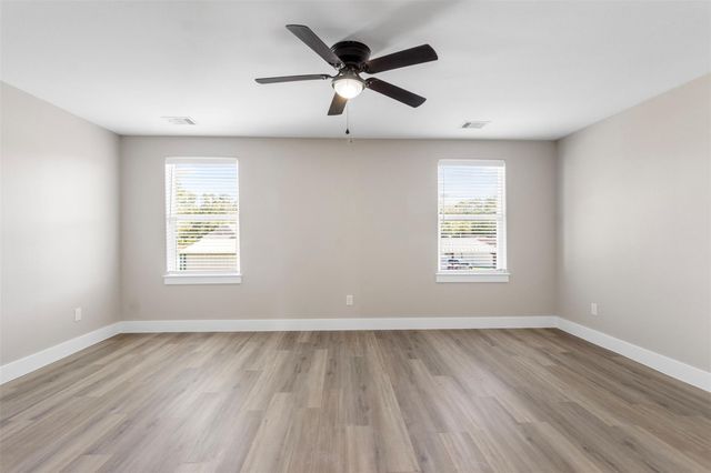 3150 B N Cleveland Street, Dayton, TX 77535