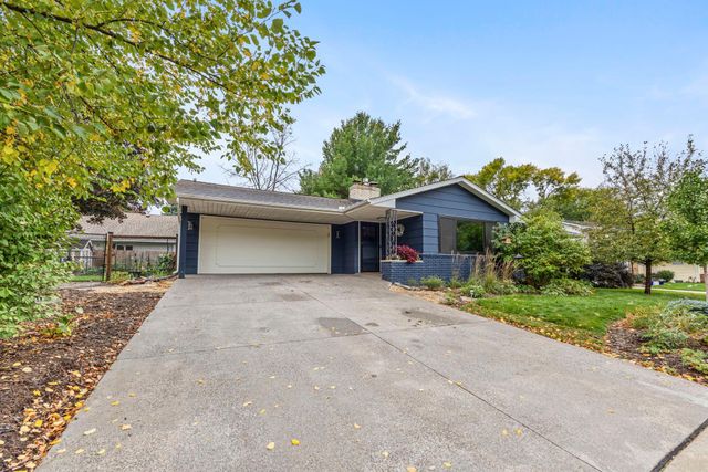 396 Thompson Avenue W, West Saint Paul, MN 55118