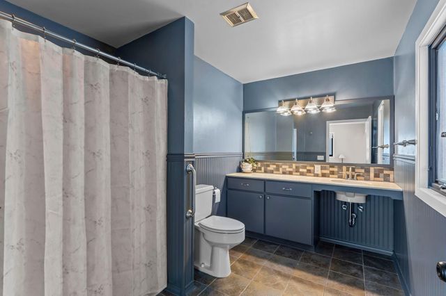 396 Thompson Avenue W, West Saint Paul, MN 55118