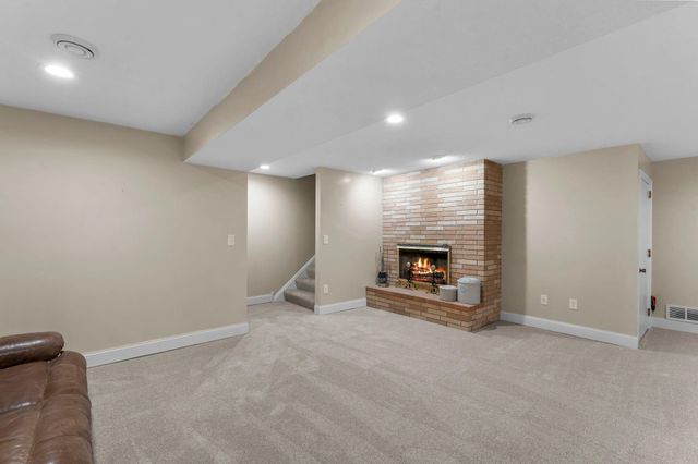 396 Thompson Avenue W, West Saint Paul, MN 55118