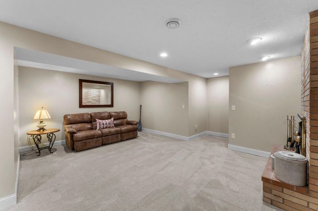 396 Thompson Avenue W, West Saint Paul, MN 55118