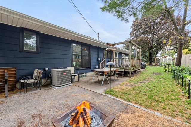 396 Thompson Avenue W, West Saint Paul, MN 55118