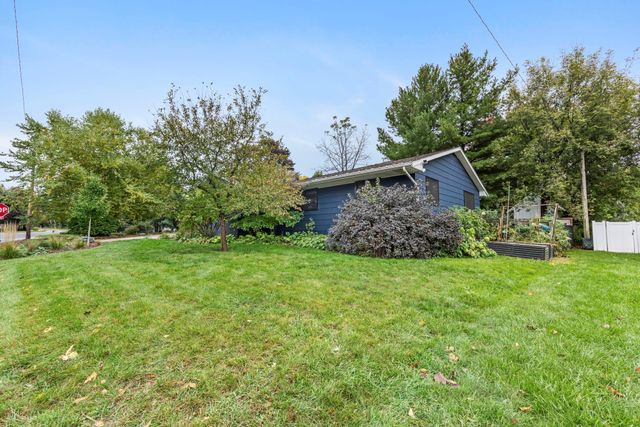 396 Thompson Avenue W, West Saint Paul, MN 55118