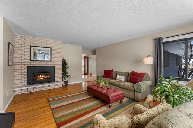 396 Thompson Avenue W, West Saint Paul, MN 55118