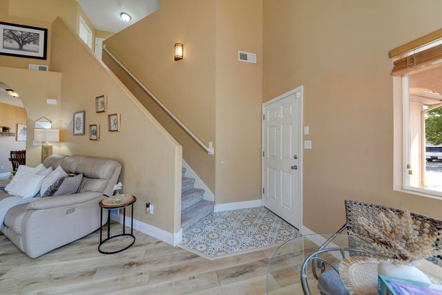 1012 Casa Maria Road NE, Albuquerque, NM 87113