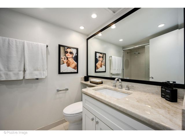 175 E Delaware Place 7107, Chicago, IL 60611