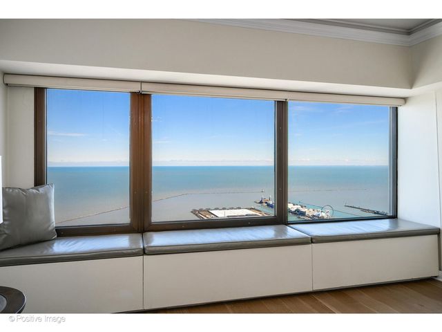 175 E Delaware Place 7107, Chicago, IL 60611