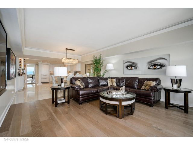 175 E Delaware Place 7107, Chicago, IL 60611