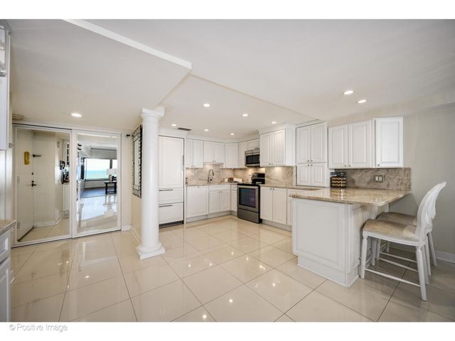 175 E Delaware Place 7107, Chicago, IL 60611