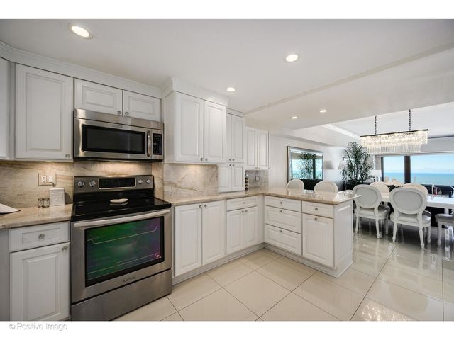 175 E Delaware Place 7107, Chicago, IL 60611
