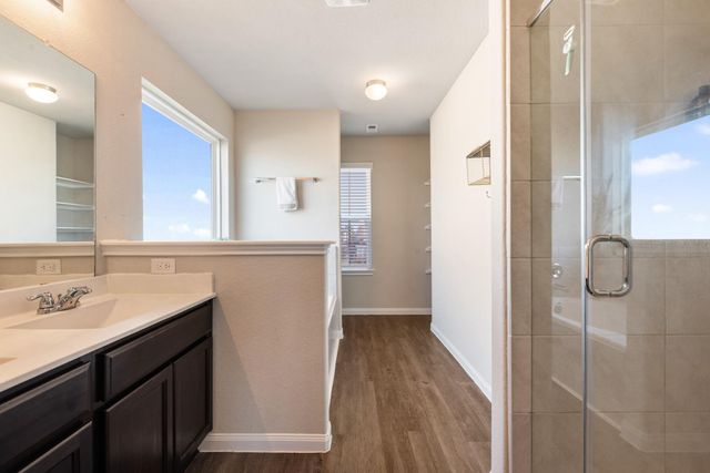 992 Crossing Drive, Bryan, TX 77803