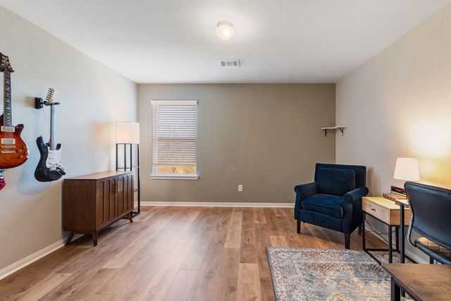 992 Crossing Drive, Bryan, TX 77803