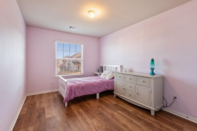 992 Crossing Drive, Bryan, TX 77803