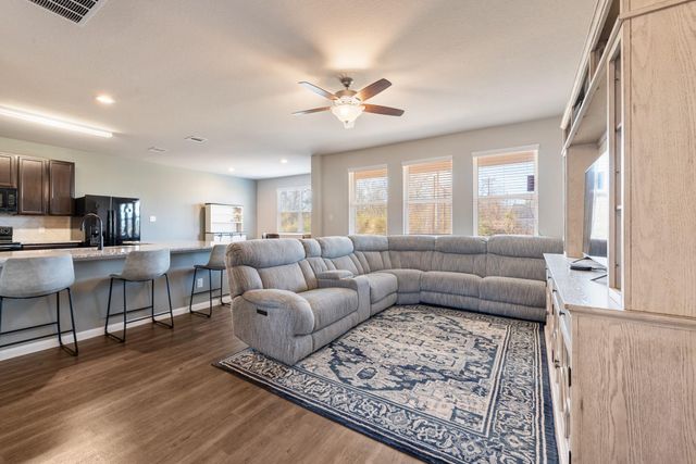 992 Crossing Drive, Bryan, TX 77803