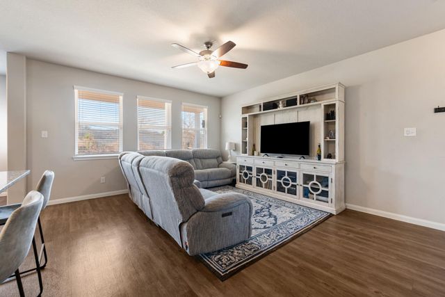 992 Crossing Drive, Bryan, TX 77803