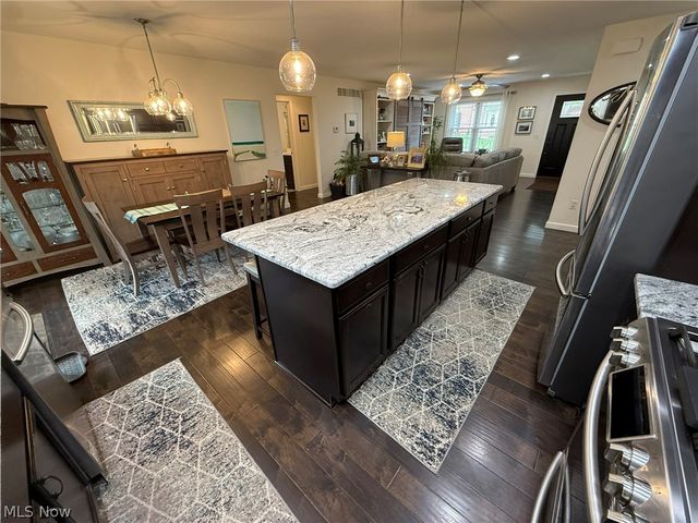440 Hillcrest Drive NE, New Philadelphia, OH 44663