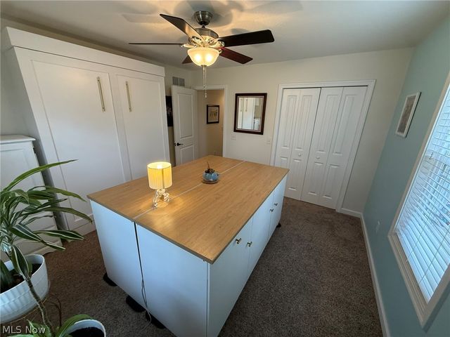 440 Hillcrest Drive NE, New Philadelphia, OH 44663
