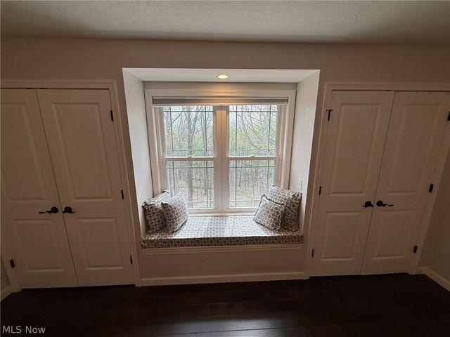 440 Hillcrest Drive NE, New Philadelphia, OH 44663