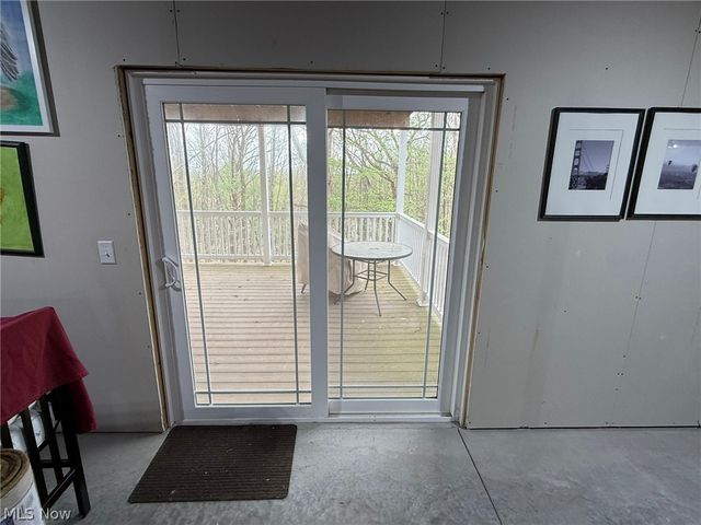 440 Hillcrest Drive NE, New Philadelphia, OH 44663