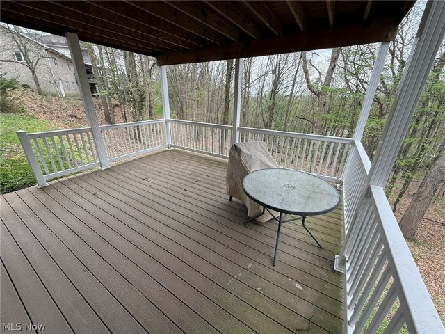 440 Hillcrest Drive NE, New Philadelphia, OH 44663