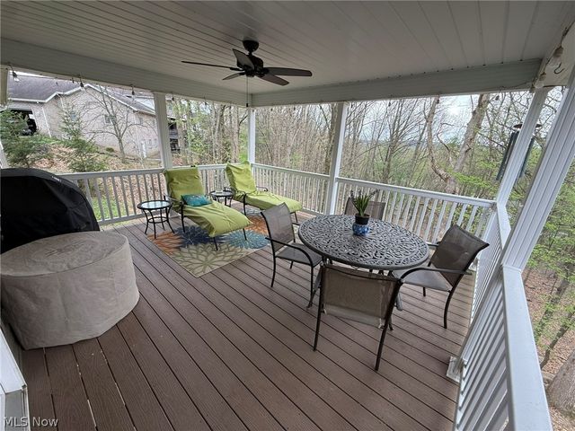 440 Hillcrest Drive NE, New Philadelphia, OH 44663