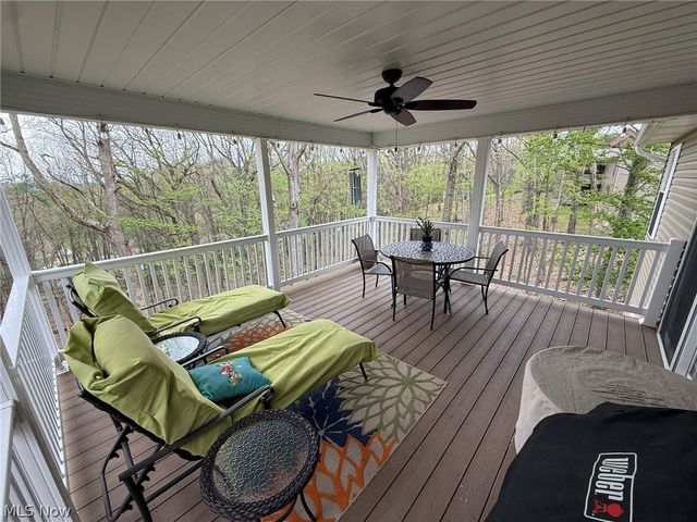 440 Hillcrest Drive NE, New Philadelphia, OH 44663