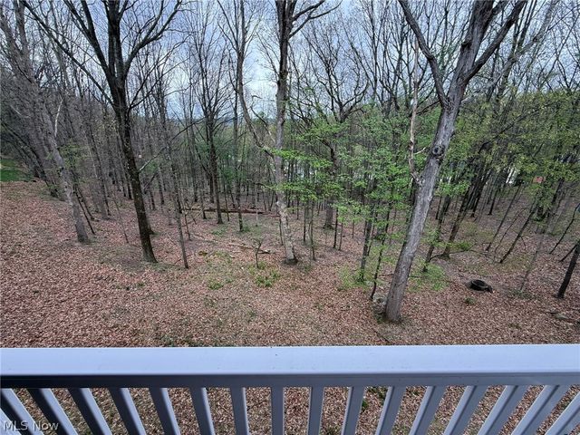 440 Hillcrest Drive NE, New Philadelphia, OH 44663
