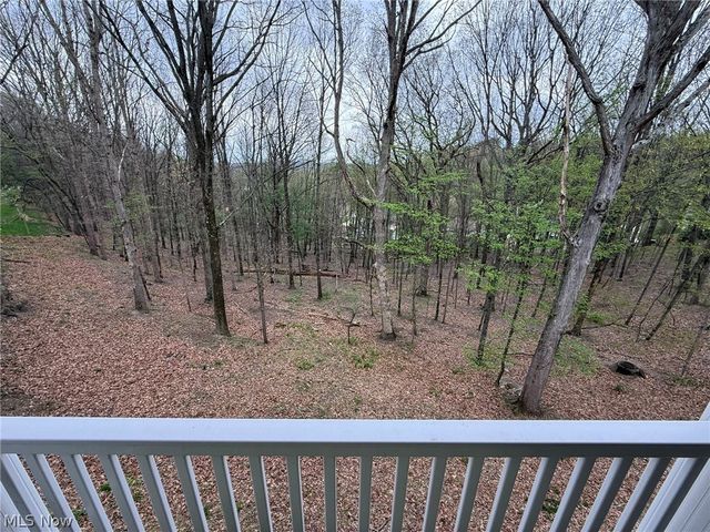 440 Hillcrest Drive NE, New Philadelphia, OH 44663