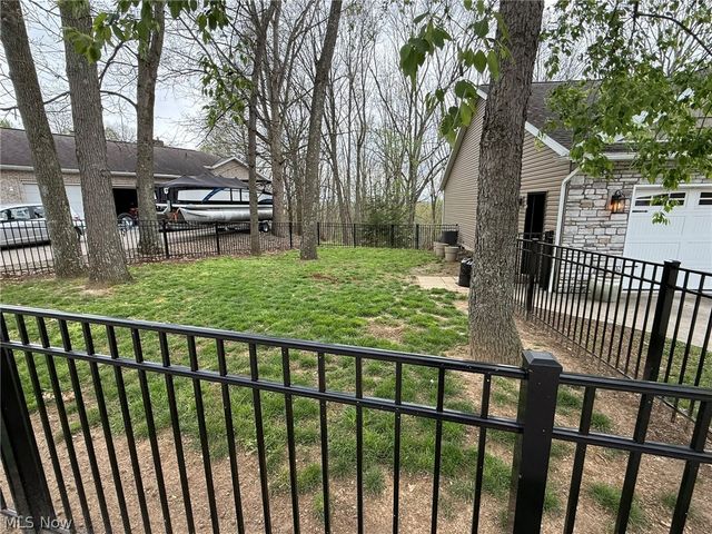 440 Hillcrest Drive NE, New Philadelphia, OH 44663