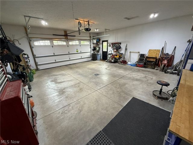 440 Hillcrest Drive NE, New Philadelphia, OH 44663