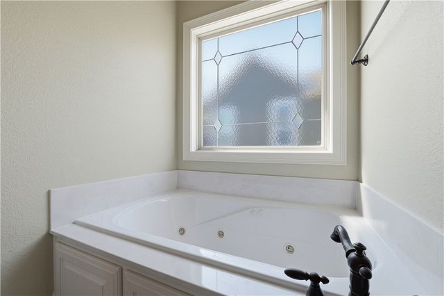 1644 Cypress Lane, Fayetteville, AR 72703